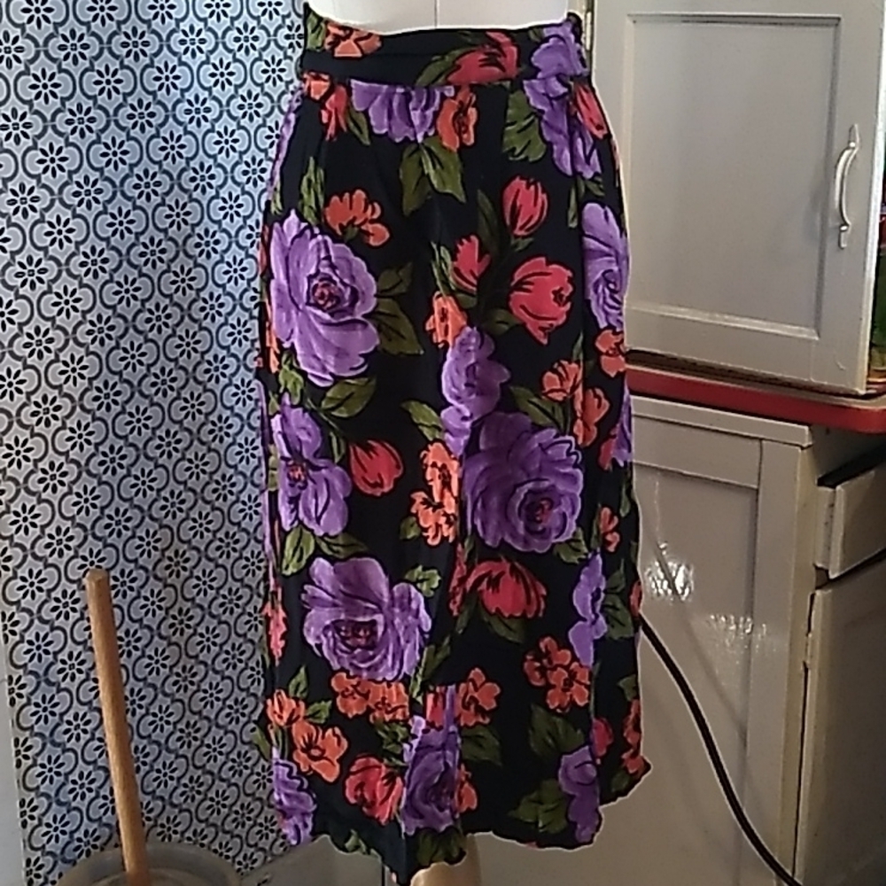 Vintage black purple red skirt